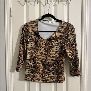 New York & Company Animal Print Long Sleeve Top